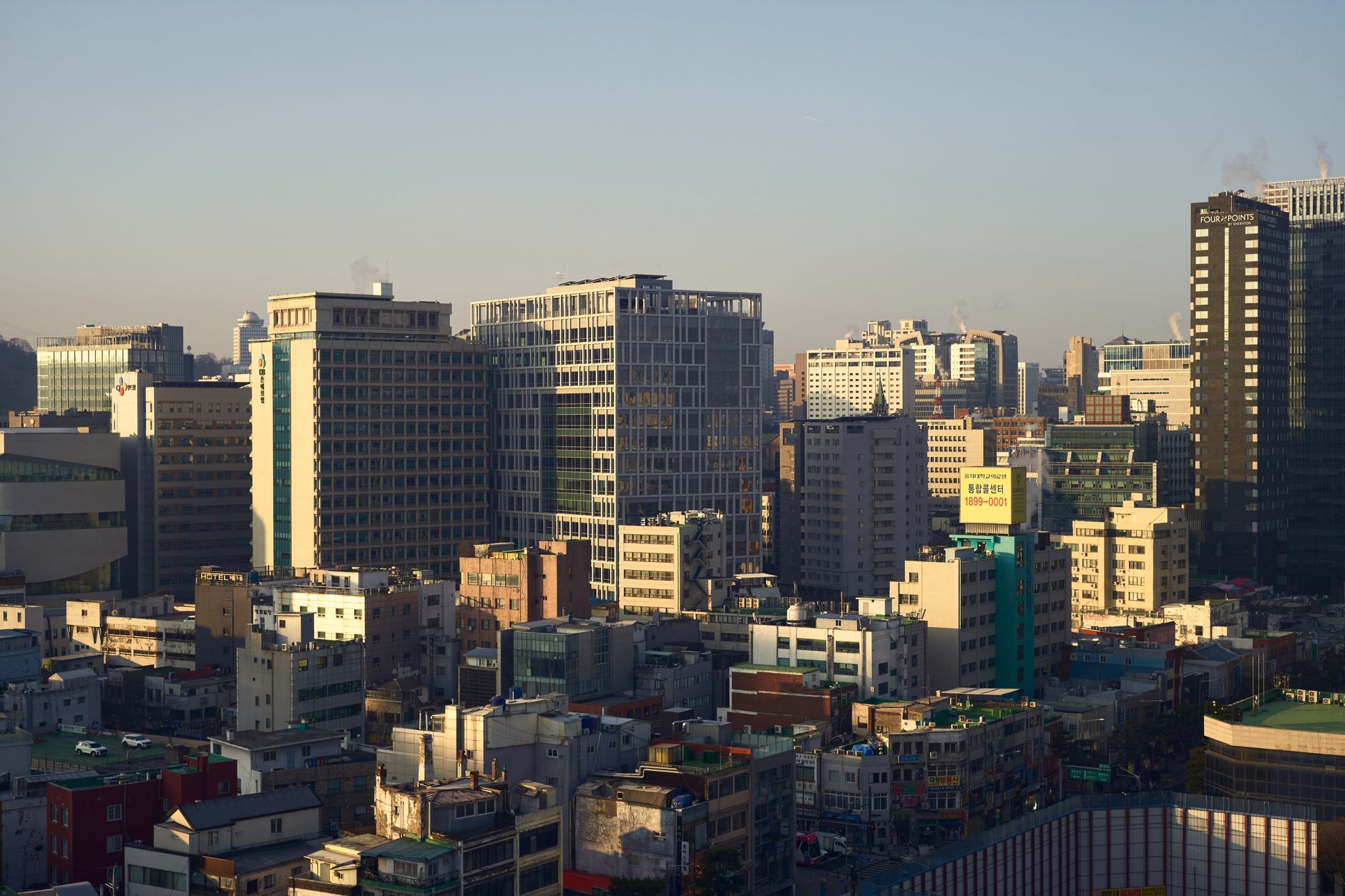 Vue urbaine de Séoul illustrant la puissance des chaebols coréens